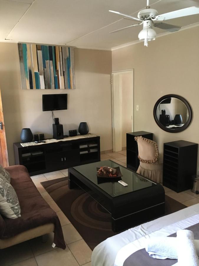 Spinoza Self Catering Accommodation Windhoek Luaran gambar