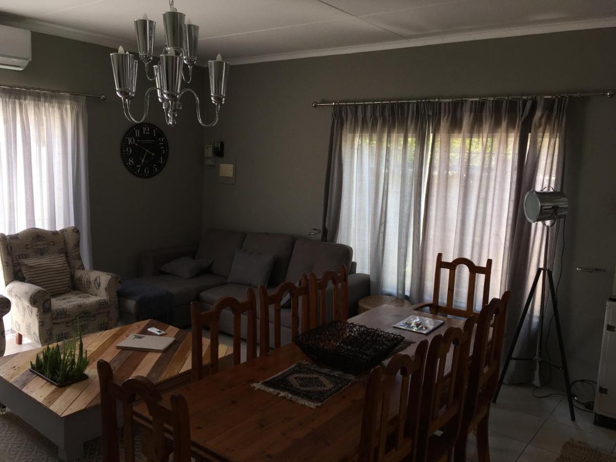 Spinoza Self Catering Accommodation Windhoek Luaran gambar