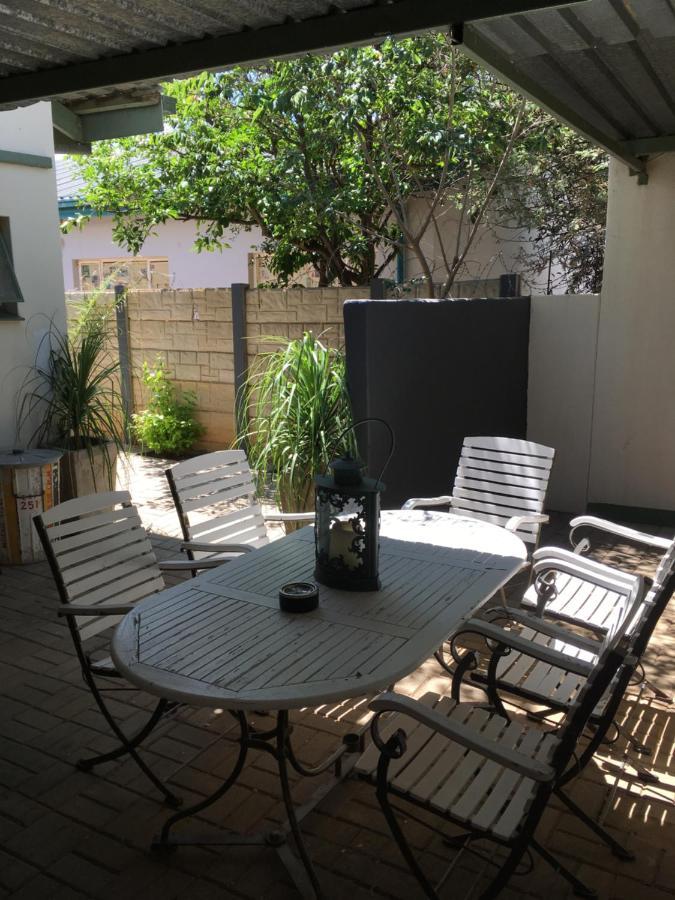 Spinoza Self Catering Accommodation Windhoek Luaran gambar